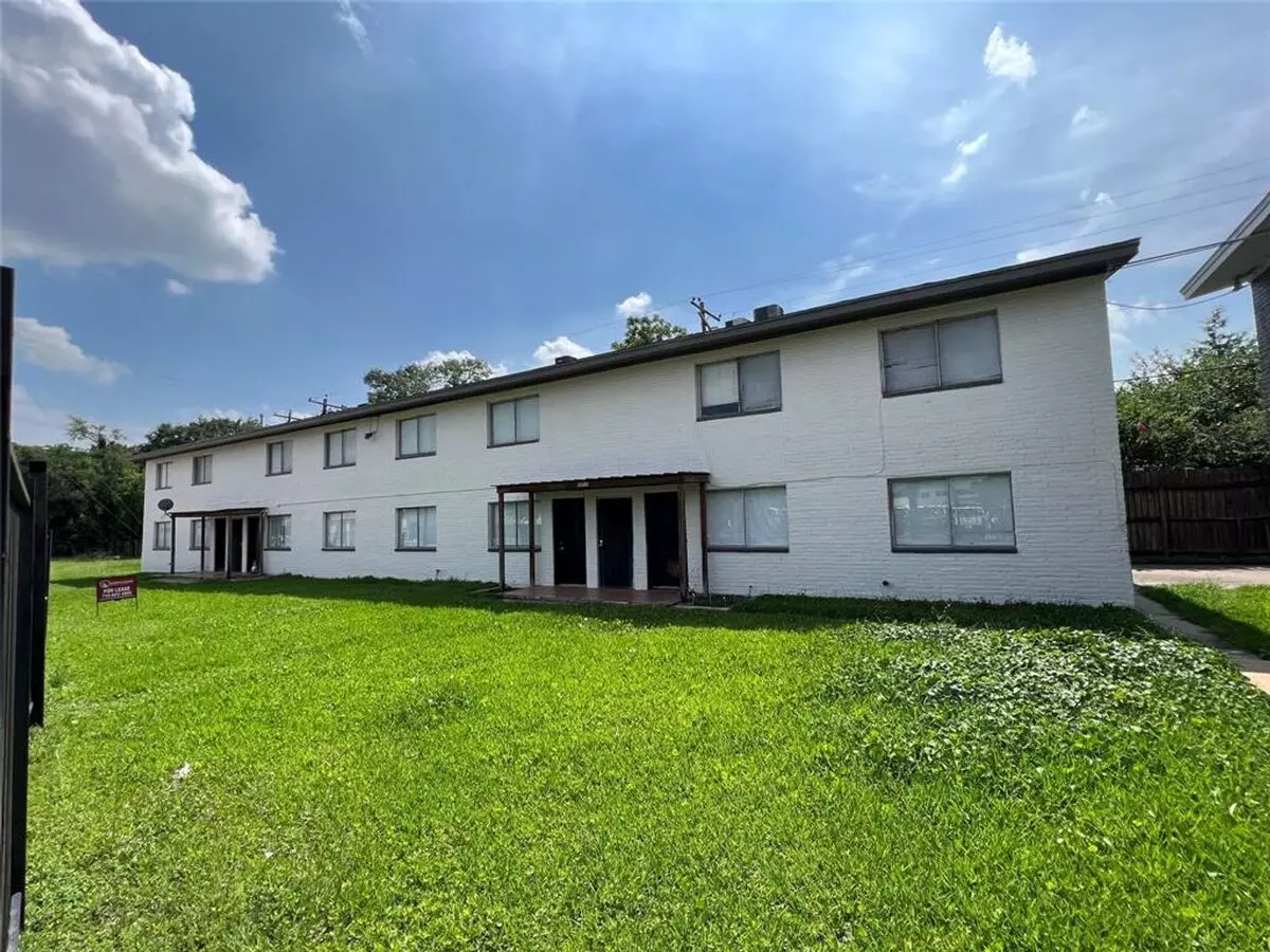 1 Bed • 1 Bath DRM12 floor plan