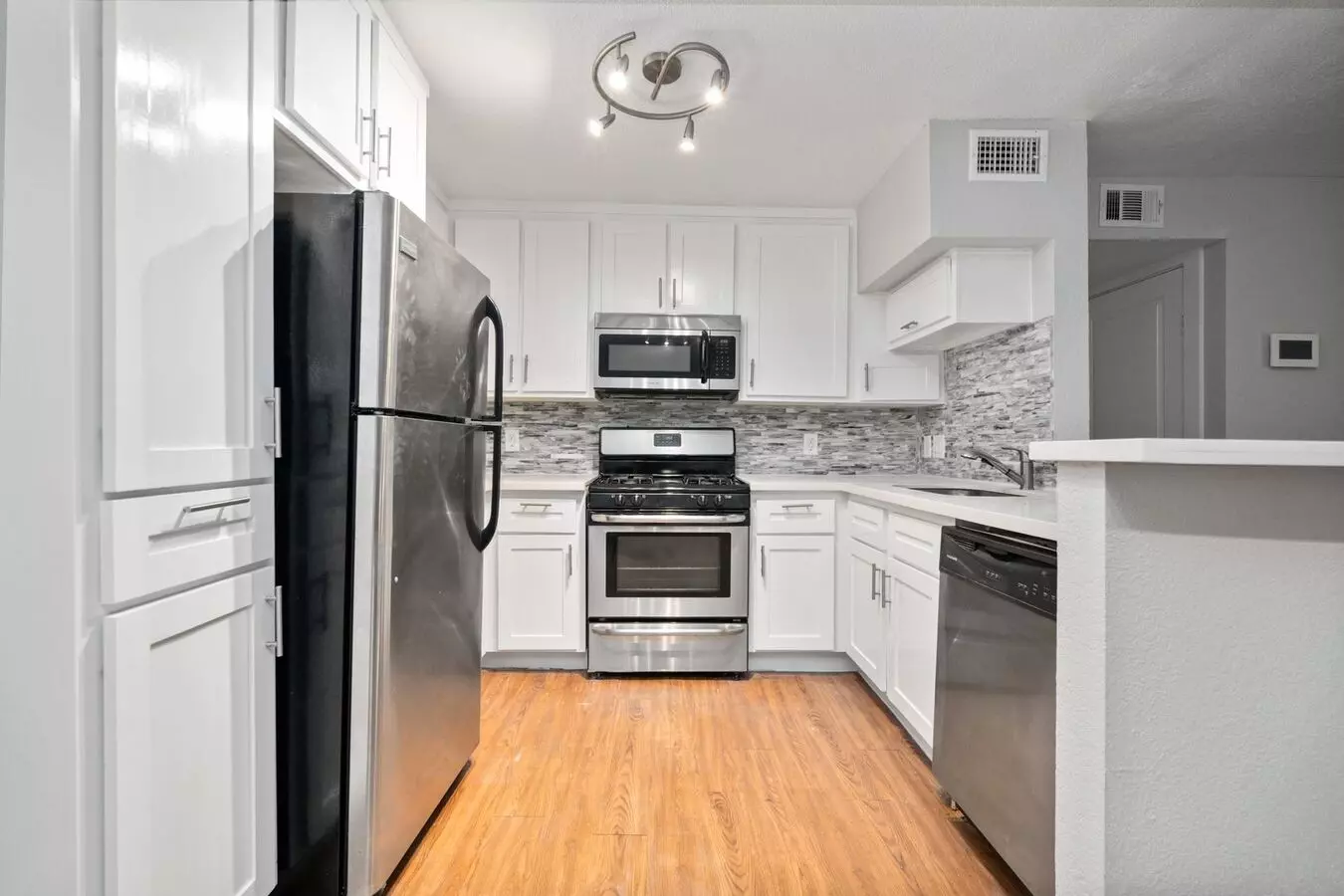 2 Beds • 1 Bath 11 floor plan