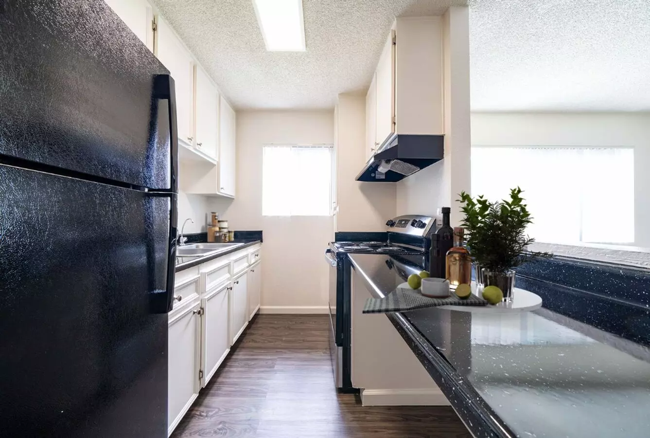 1BR/1BA 4975-17 floor plan