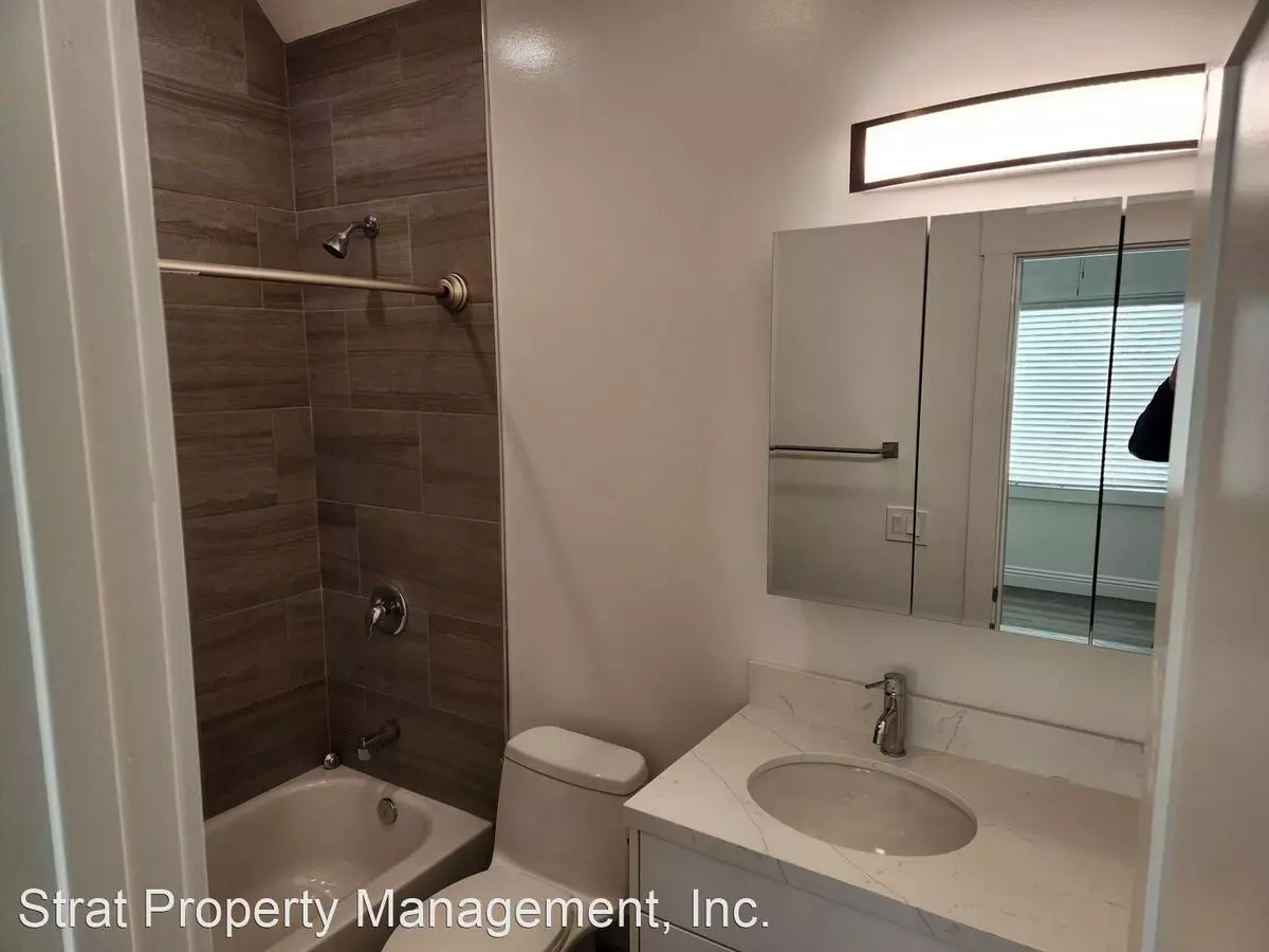 1 Bed • 1 Bath 09 floor plan