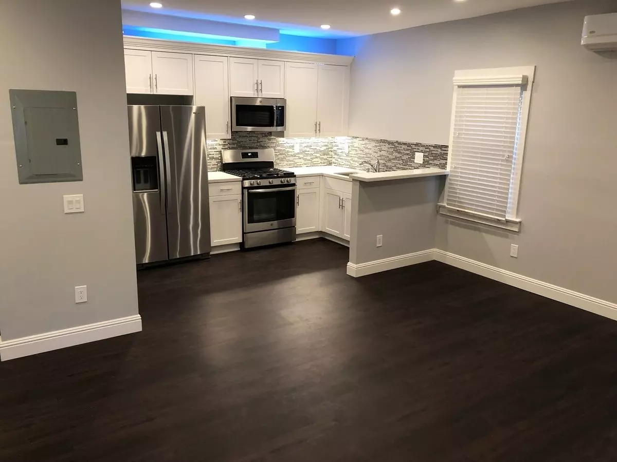 1 Bed • 1 Bath 03 floor plan