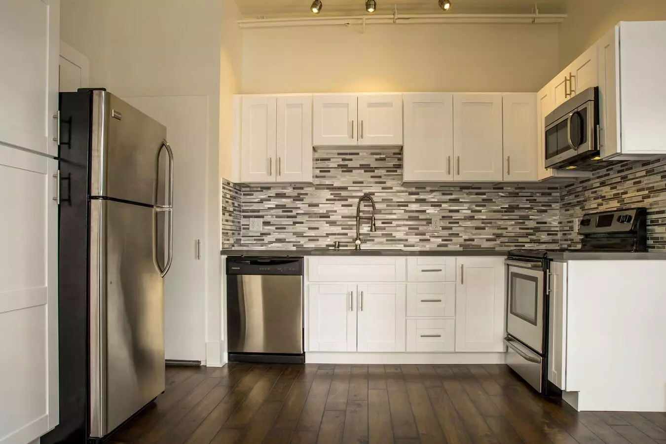 1 Bed • 1 Bath 1023-307 floor plan