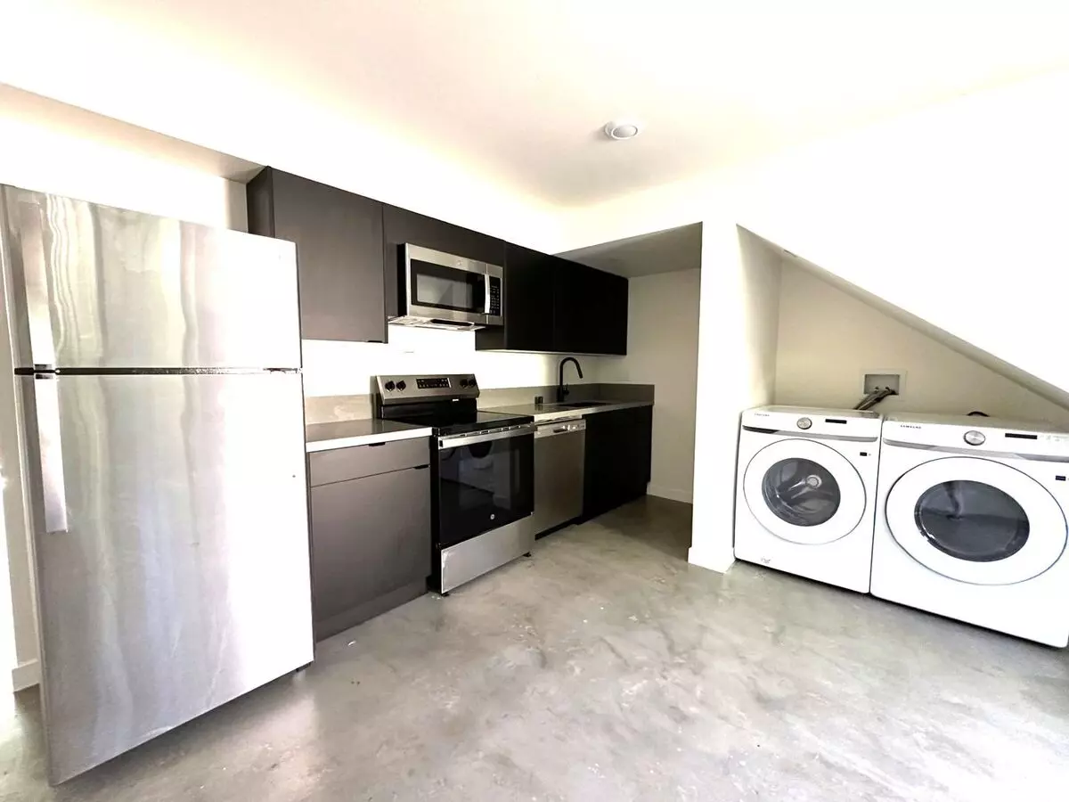 1 Bed • 1 Bath 5 floor plan