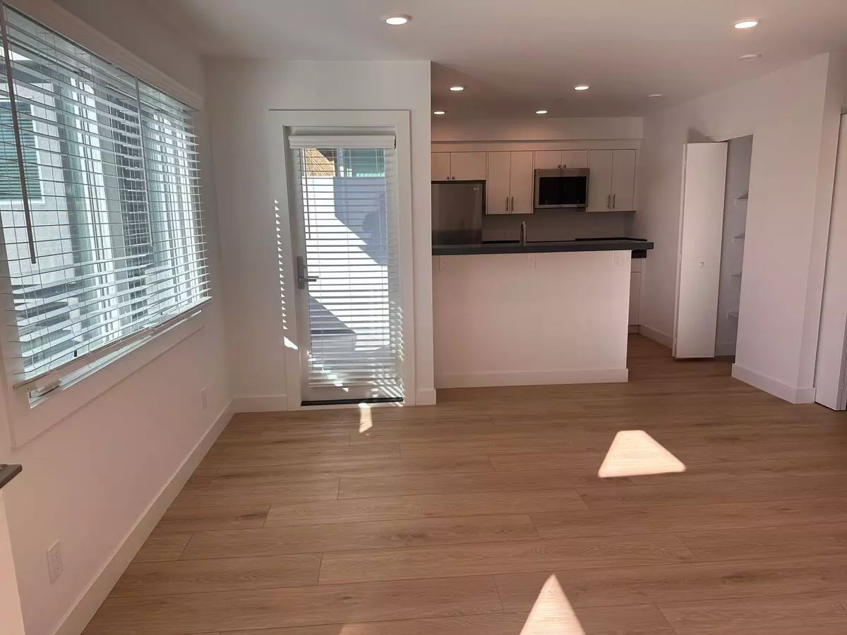 2 Beds • 1 Bath 3942-202 floor plan