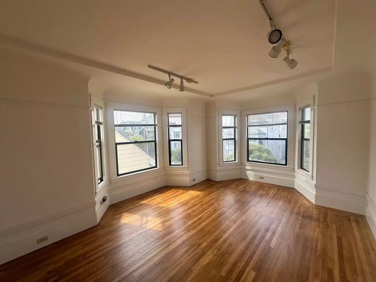 1 Bed • 1 Bath 05 floor plan