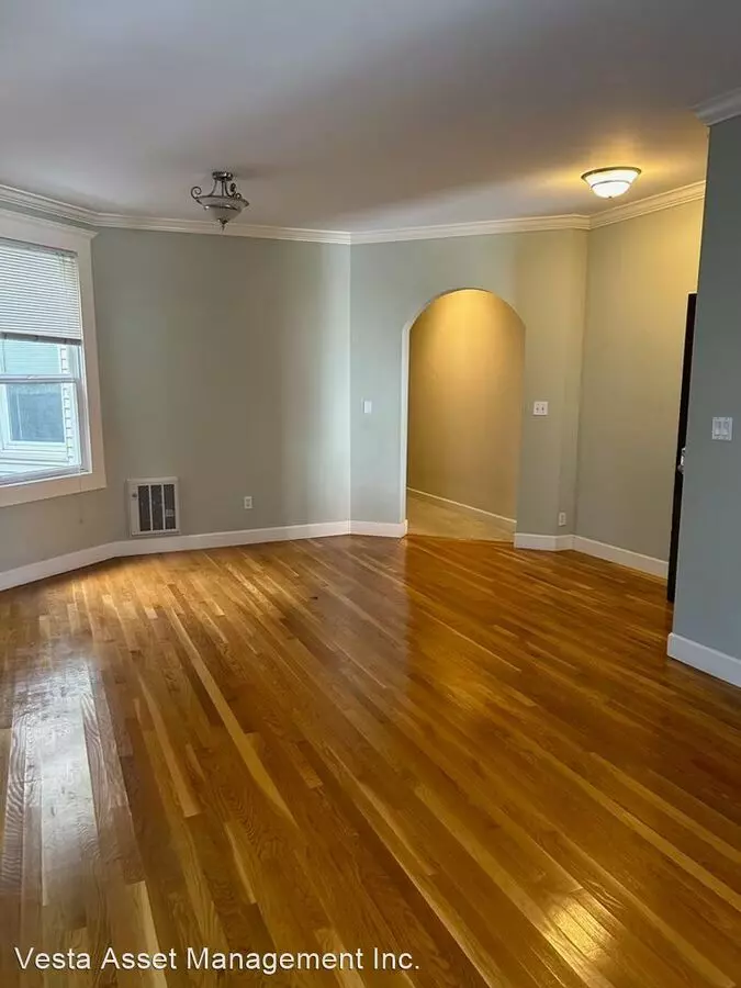 2 Beds • 1 Bath 3 floor plan