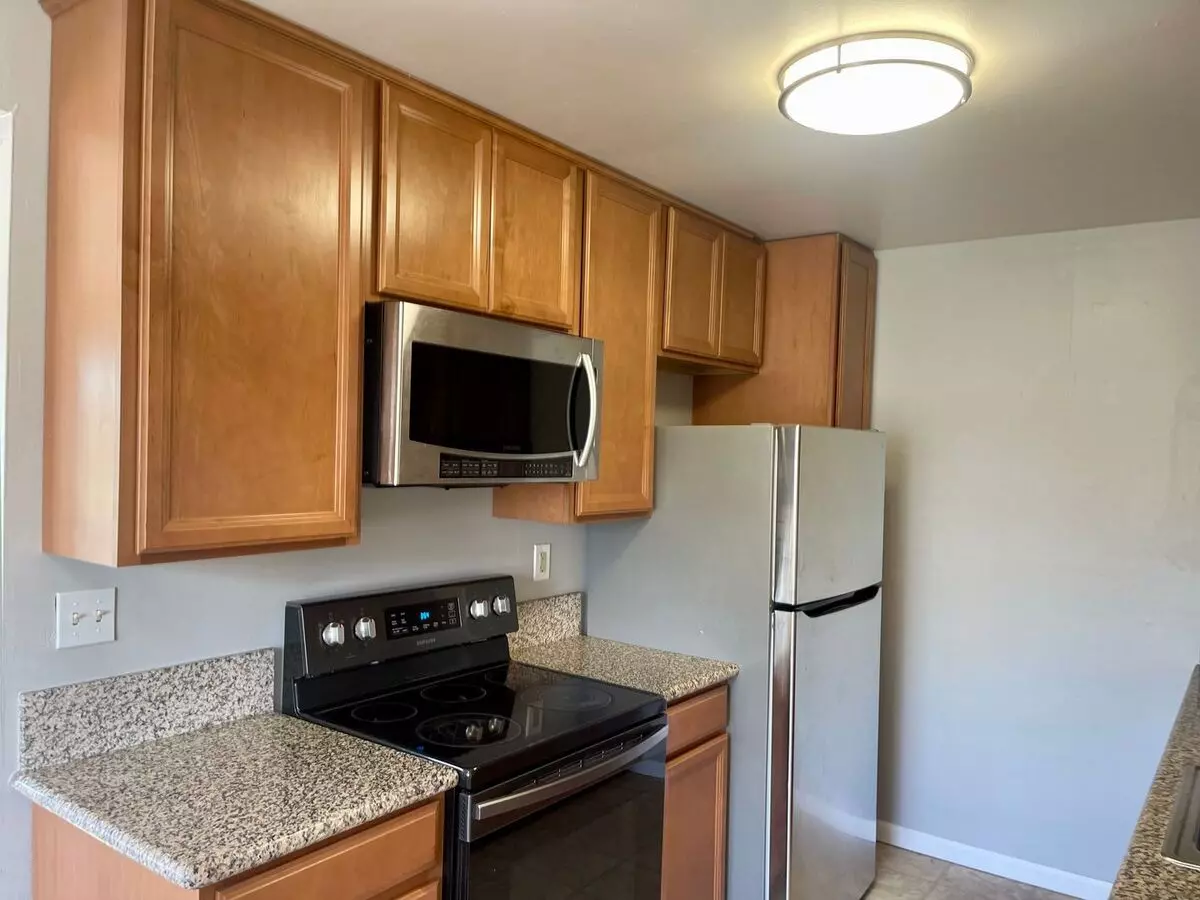 2 Beds • 1 Bath 10 floor plan