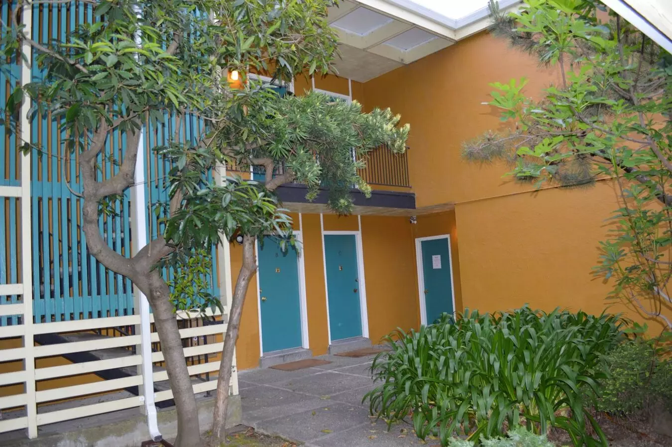 2 Beds • 1 Bath A floor plan
