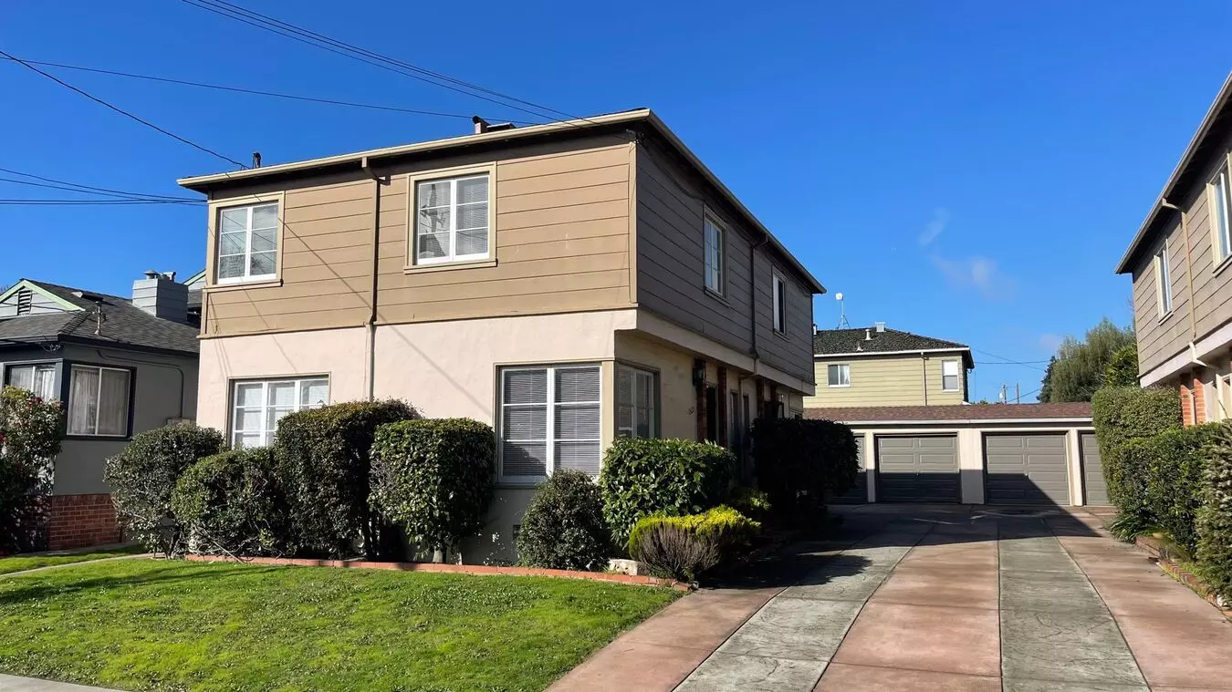 2 Beds • 1 Bath floor plan
