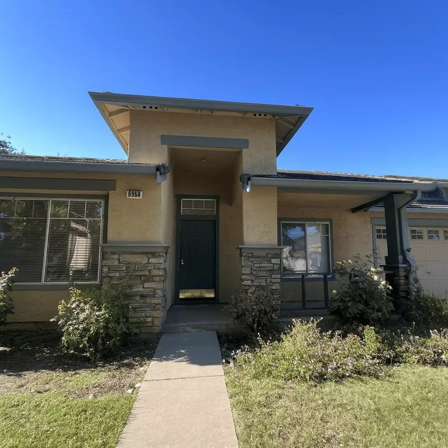 3 Beds • 2 Baths floor plan