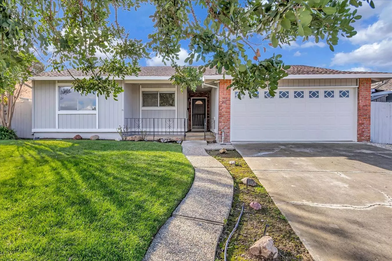 4 Beds • 2 Bath floor plan