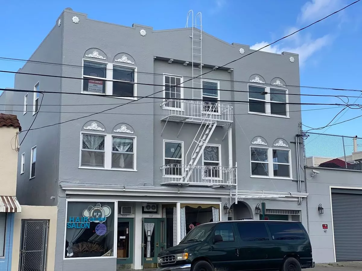 1 Bed • 1 Bath 11 floor plan
