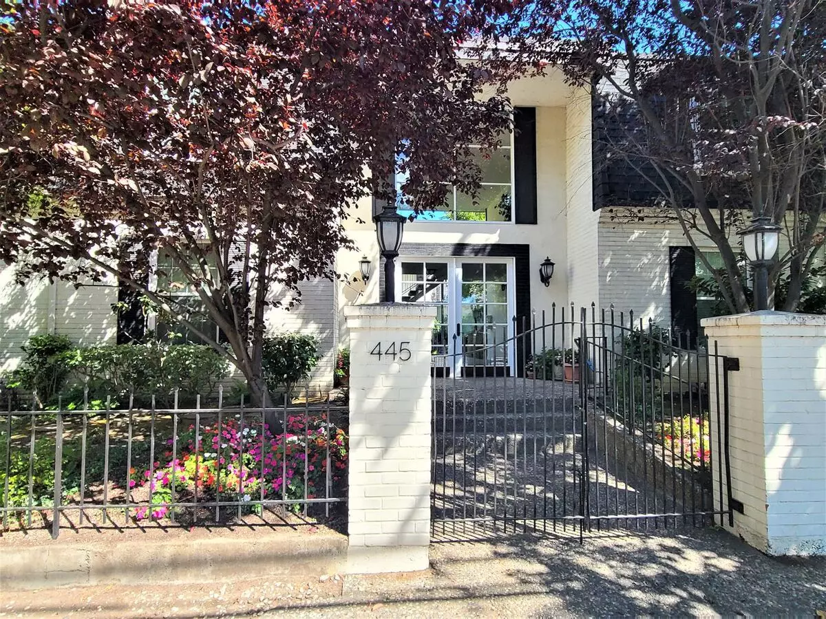 3 Beds • 2 Bath 6 floor plan
