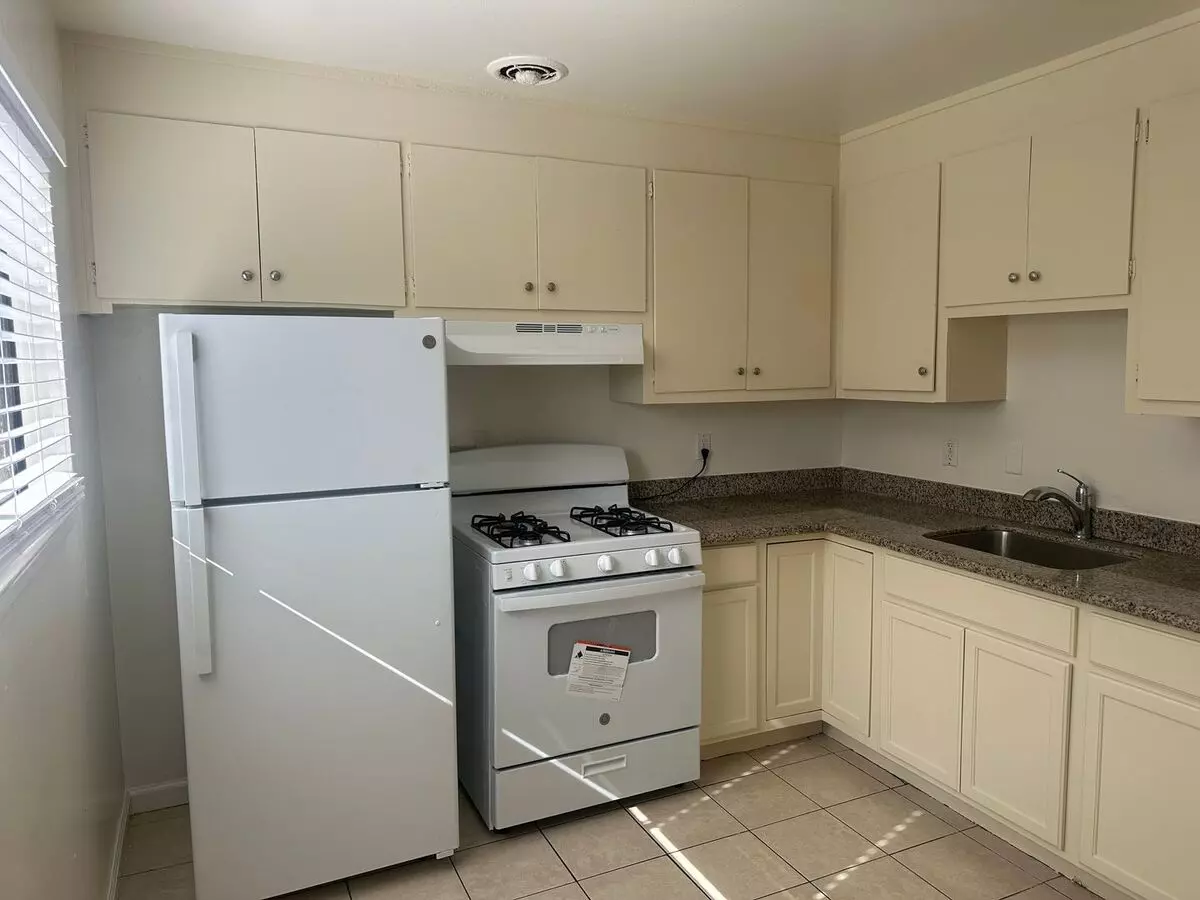 2 Beds • 1 Bath 2 floor plan