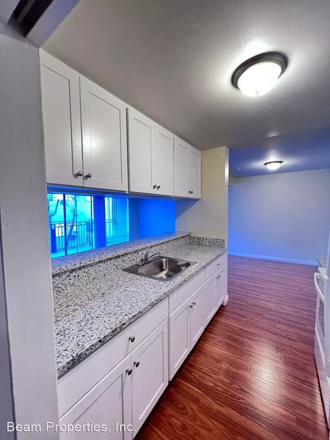 2 Beds • 1 Bath 2 floor plan