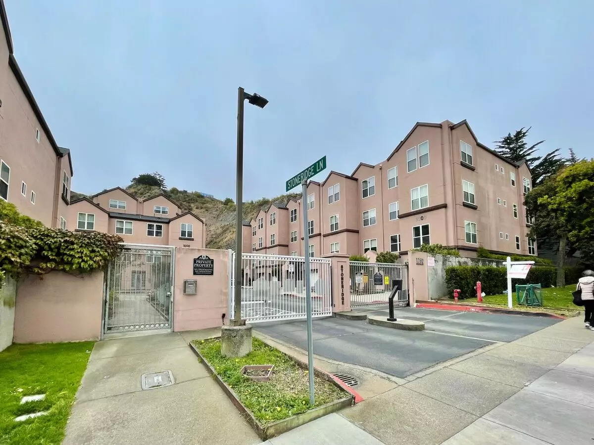 2 Beds • 2 Bath - floor plan