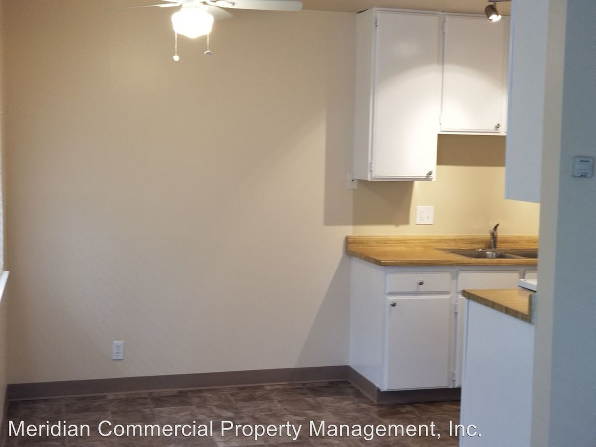 2 Beds • 1 Bath 10 floor plan