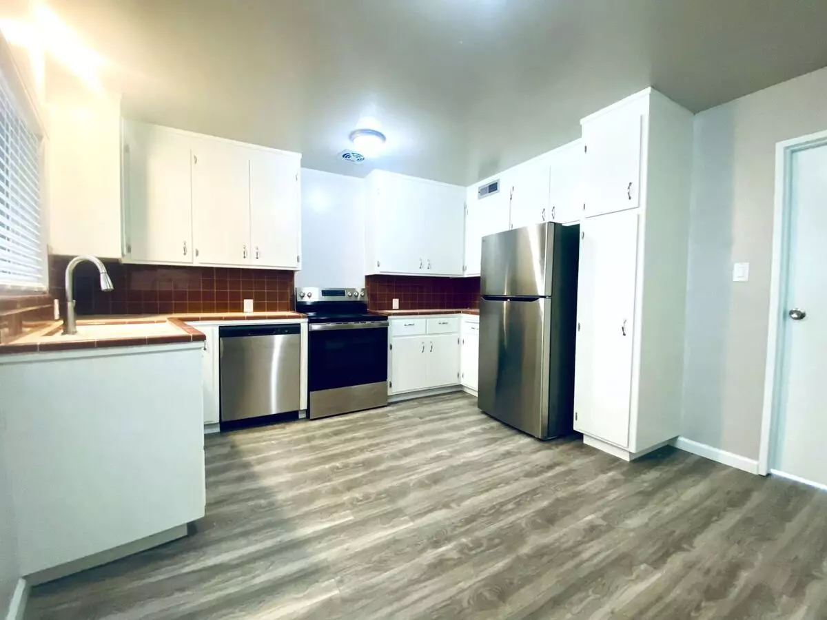 2 Beds • 1 Bath 12 floor plan