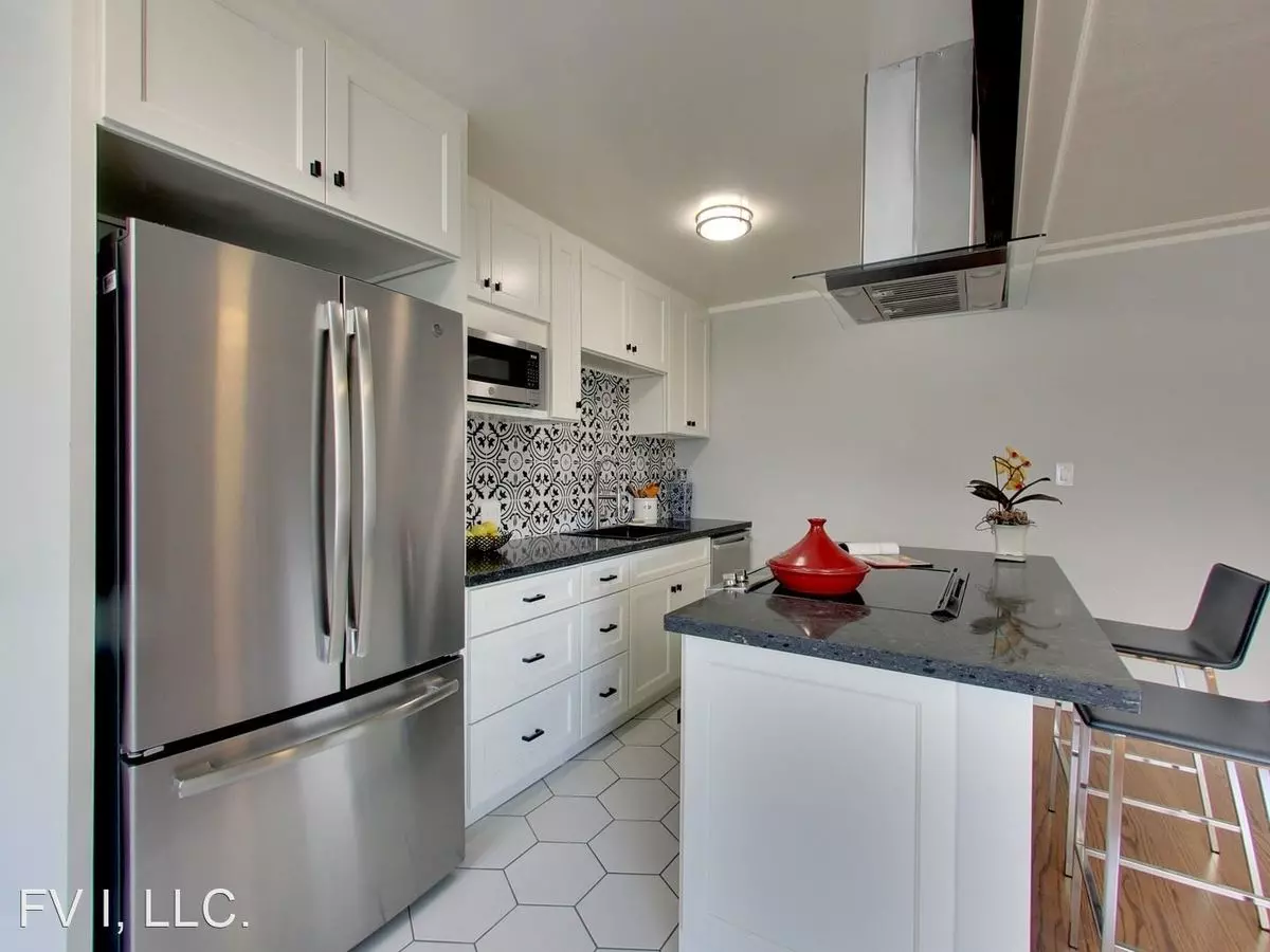 1 Bed • 1 Bath 04 floor plan
