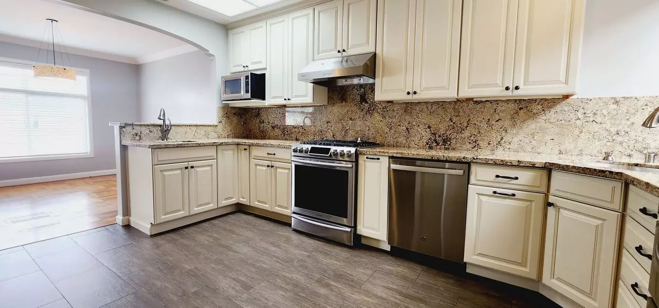 3 Beds • 2 Bath floor plan