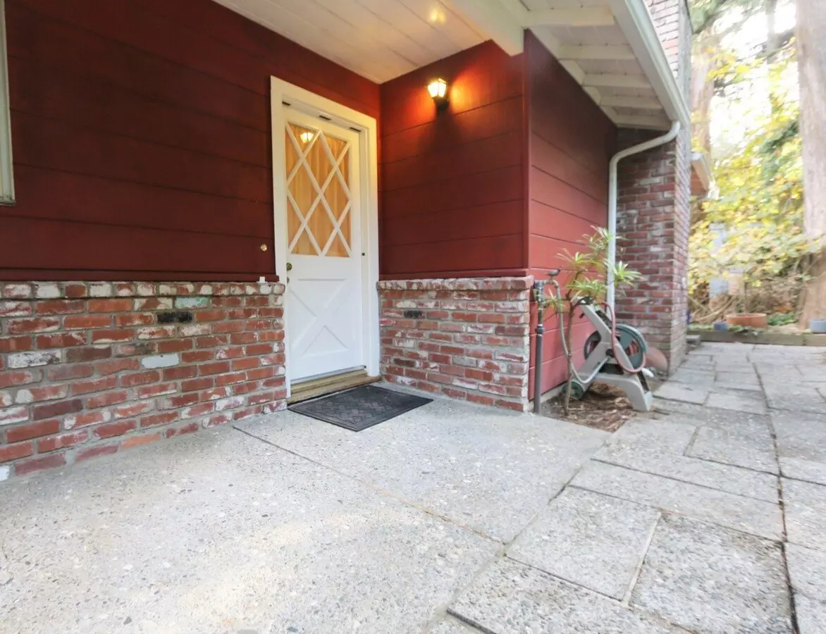 3 Beds • 2 Bath - floor plan
