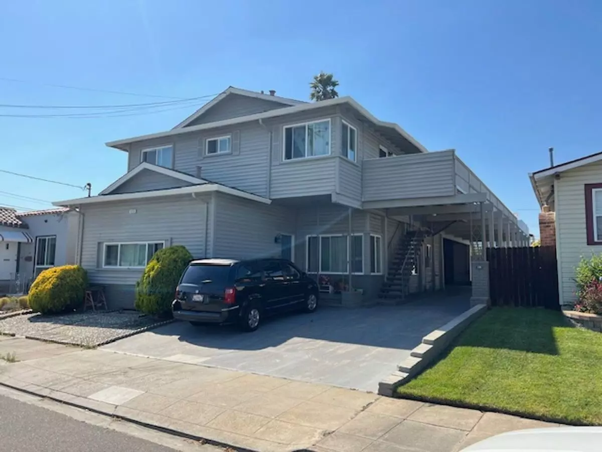 2 Beds • 1 Bath 4 floor plan