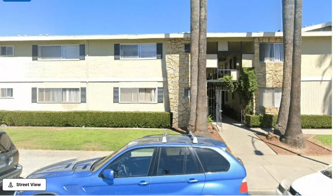 2 Beds • 1 Bath 02 floor plan
