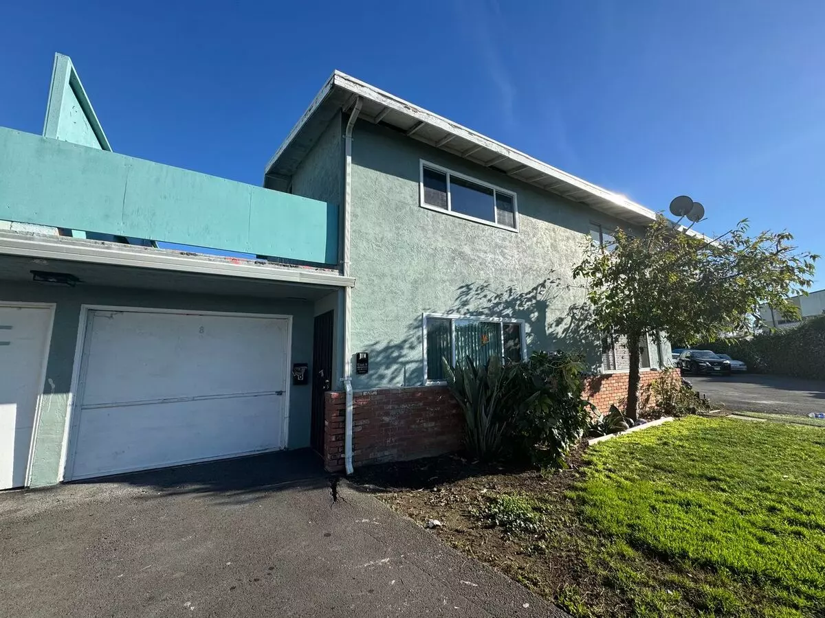 2 Beds • 1 Bath 6 floor plan