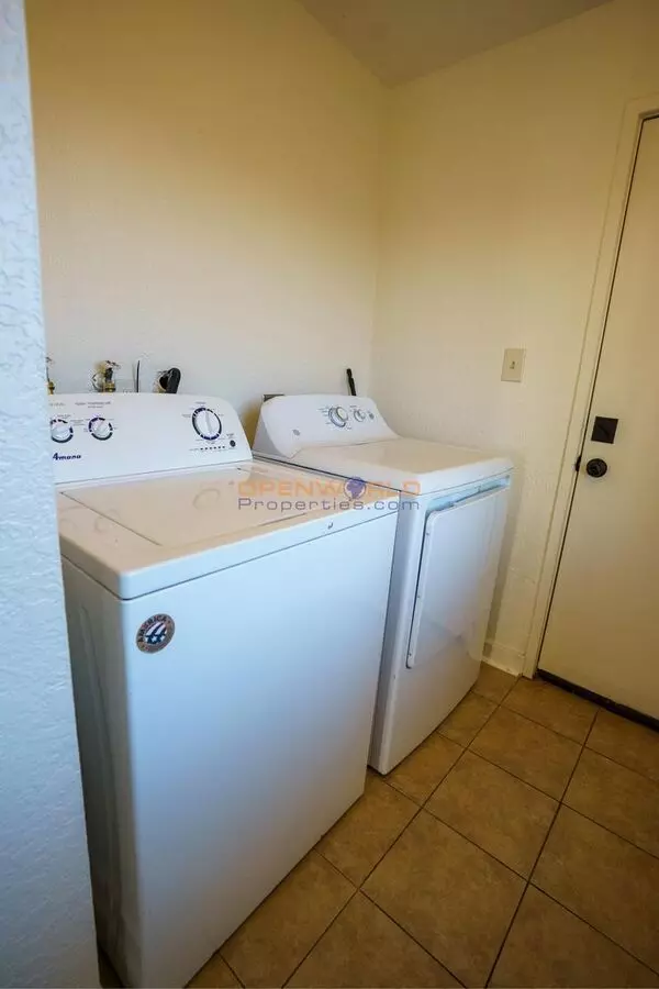 3 Beds • 2 Bath B floor plan