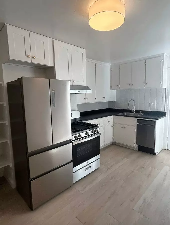 1 Bed • 1 Bath 810-2 floor plan