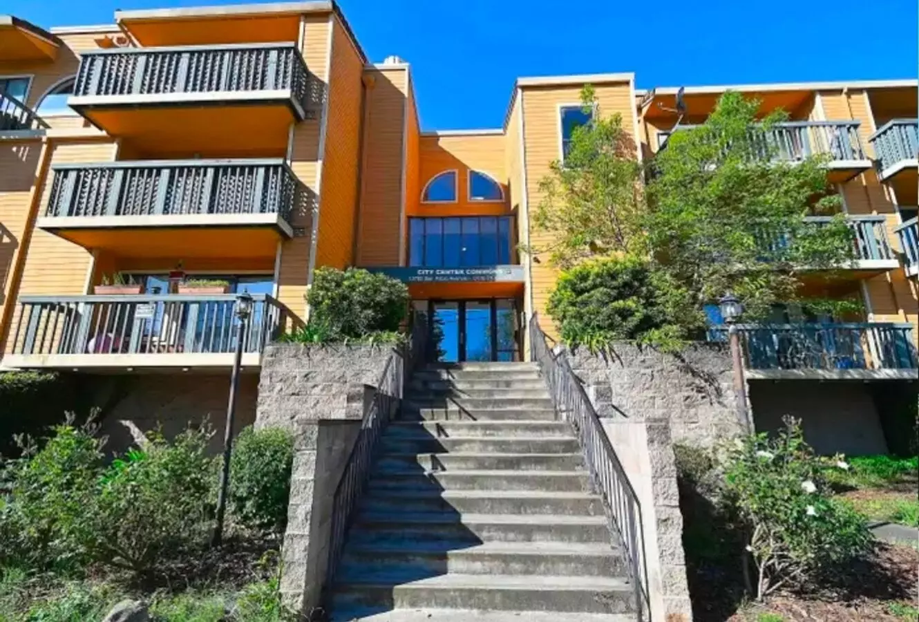 2 Beds • 1 Bath - floor plan