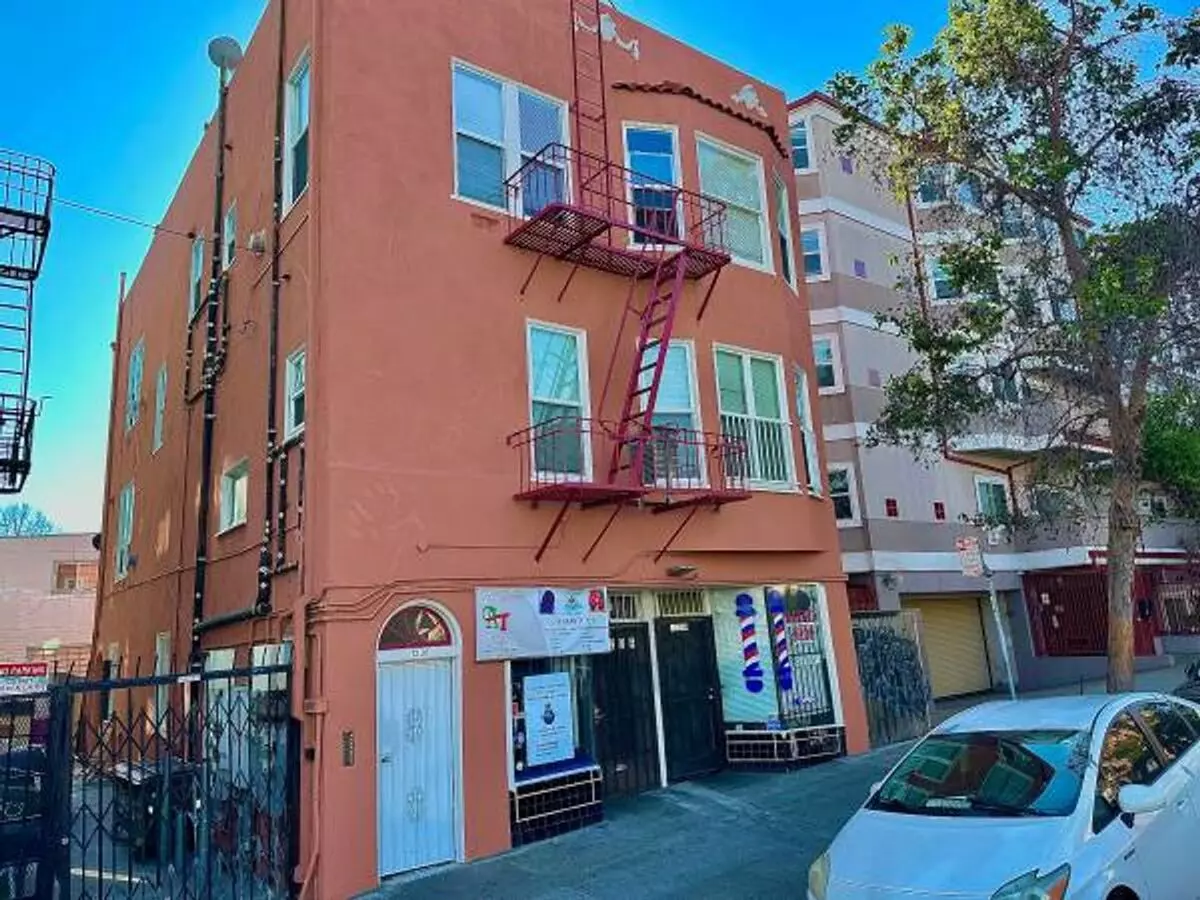 1 Bed • 1 Bath 3 floor plan