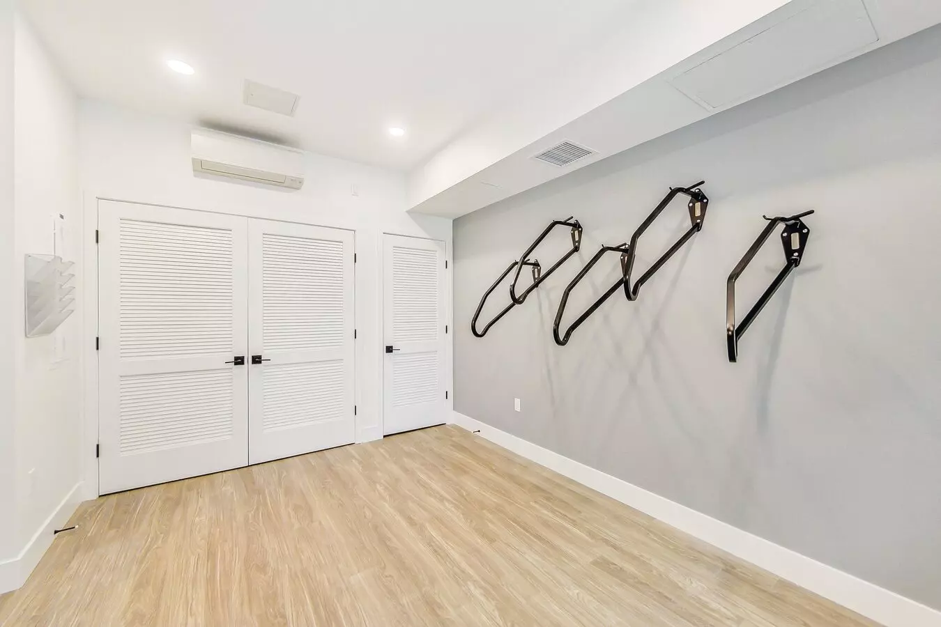 Studio • 1 Bath 1039-1B floor plan