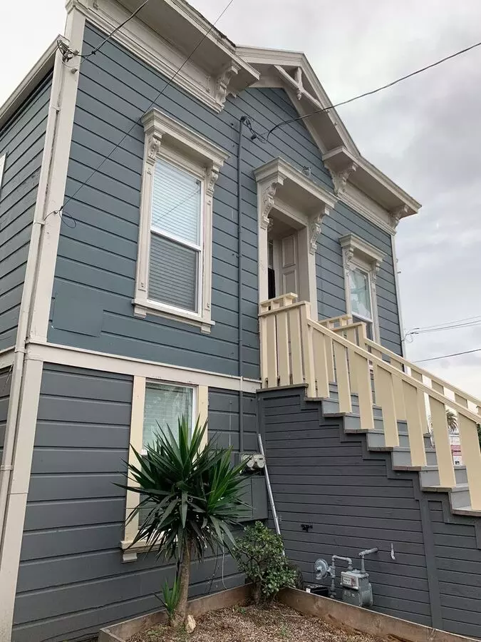 3 Beds • 1 Bath A floor plan