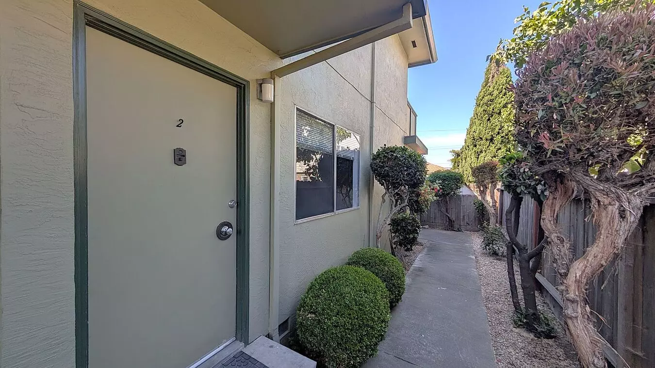 2 Beds • 1 Bath floor plan