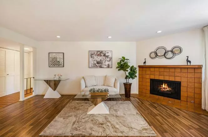 1 bd · 1 ba · 885 sqft floor plan