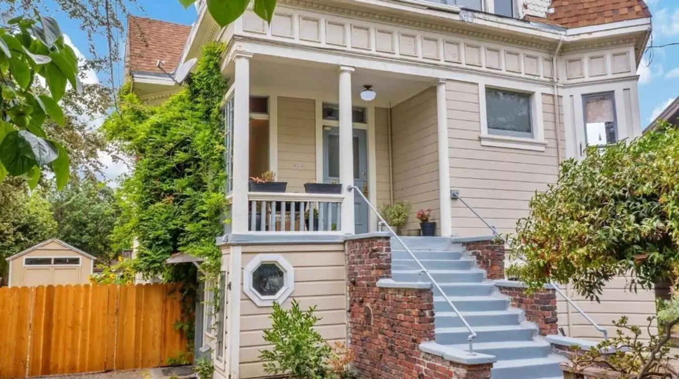 1 Bed • 1 Bath 6 floor plan