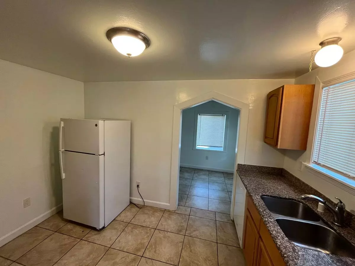 2 Beds • 1 Bath 1195 floor plan