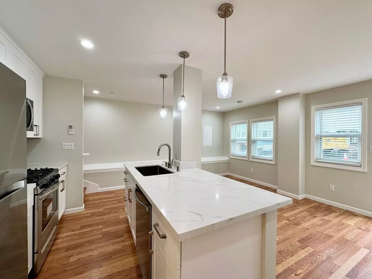2 Beds • 1 Bath 14 floor plan