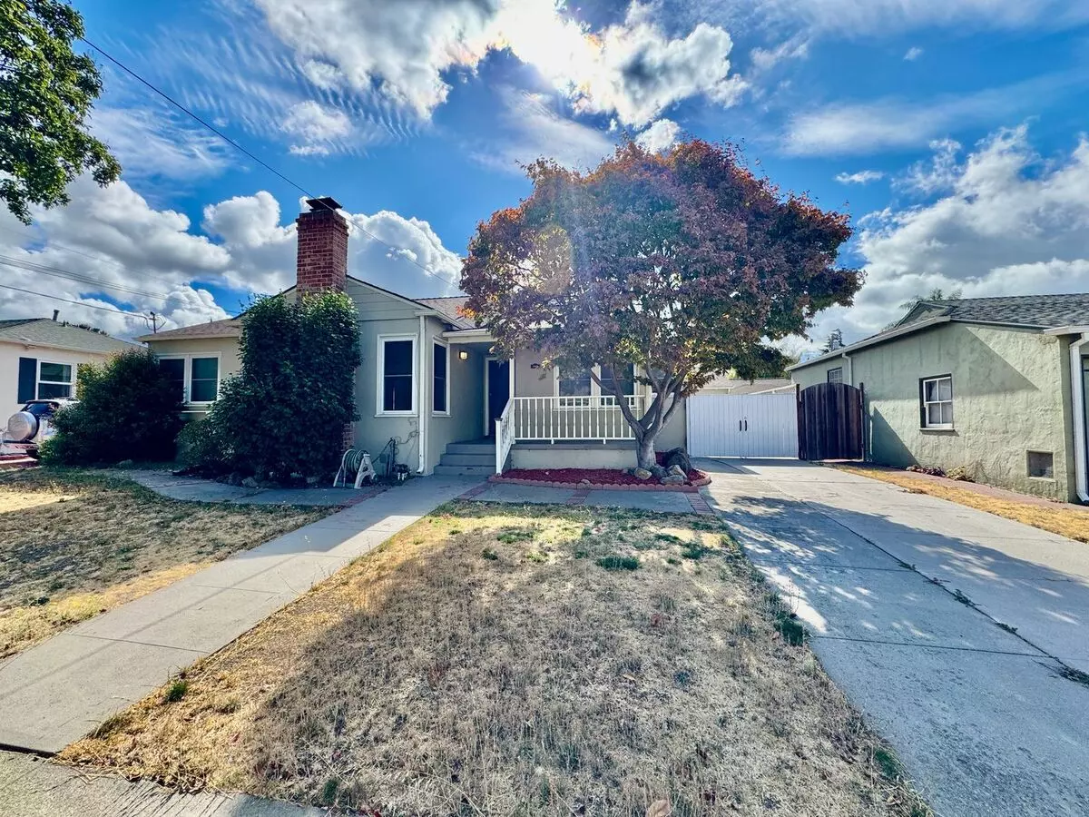3 Beds • 2 Bath - floor plan