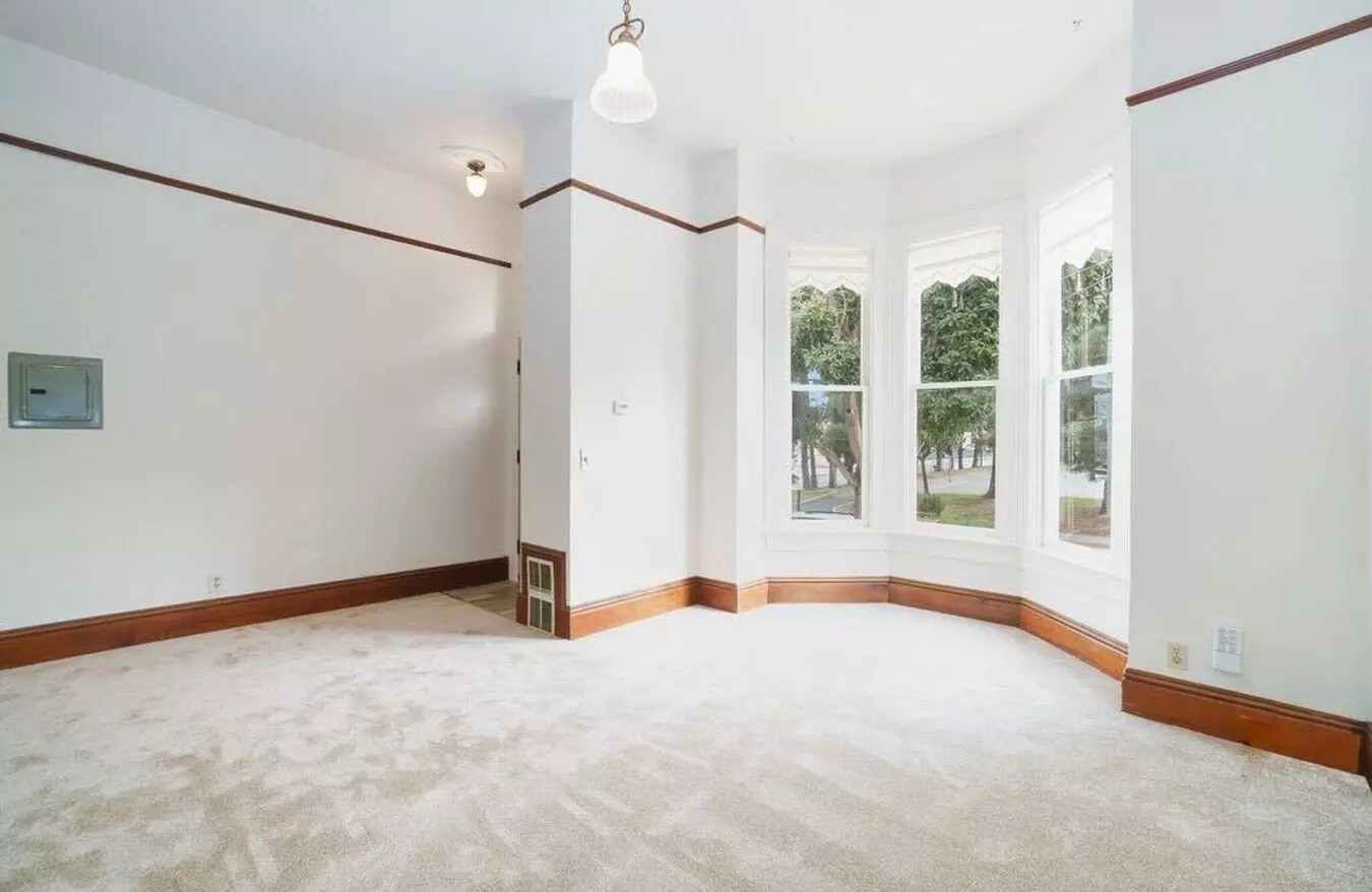 2 Beds • 1 Bath A floor plan