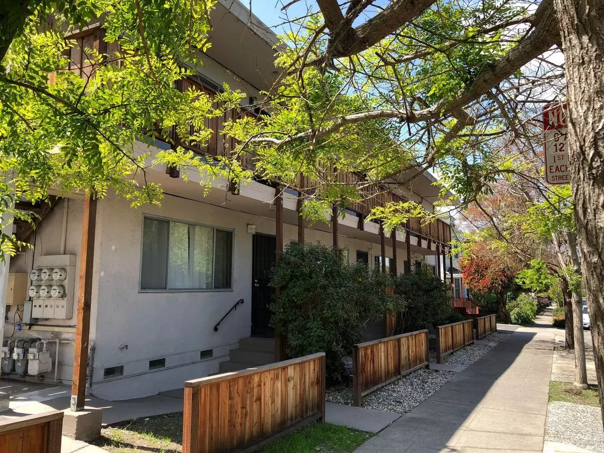 2 Beds • 1 Bath 2 floor plan