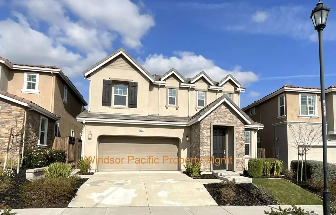 4 Beds • 3 Bath floor plan