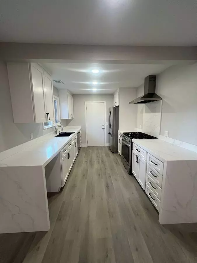 2BR/1BA floor plan