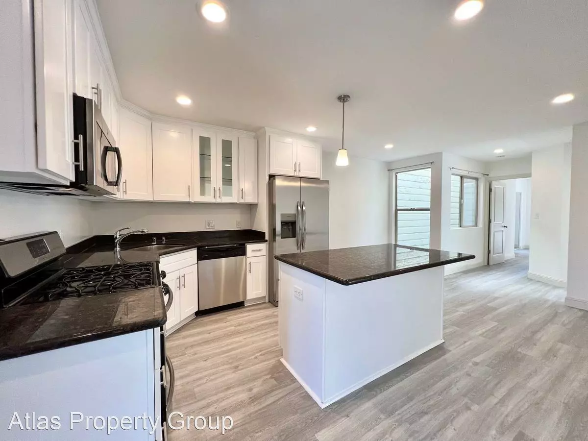 5 Beds • 2 Bath B floor plan