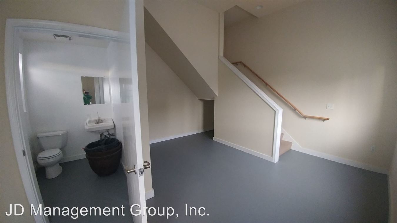 1 Bed • 1 Bath 3 floor plan