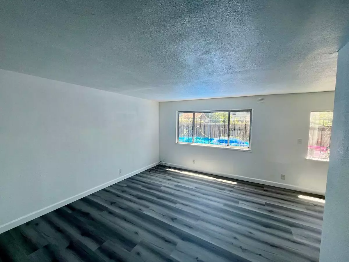 2 Beds • 1 Bath B floor plan