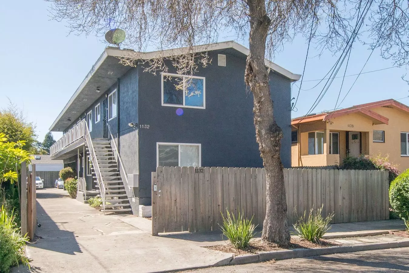2 Beds • 1 Bath A floor plan