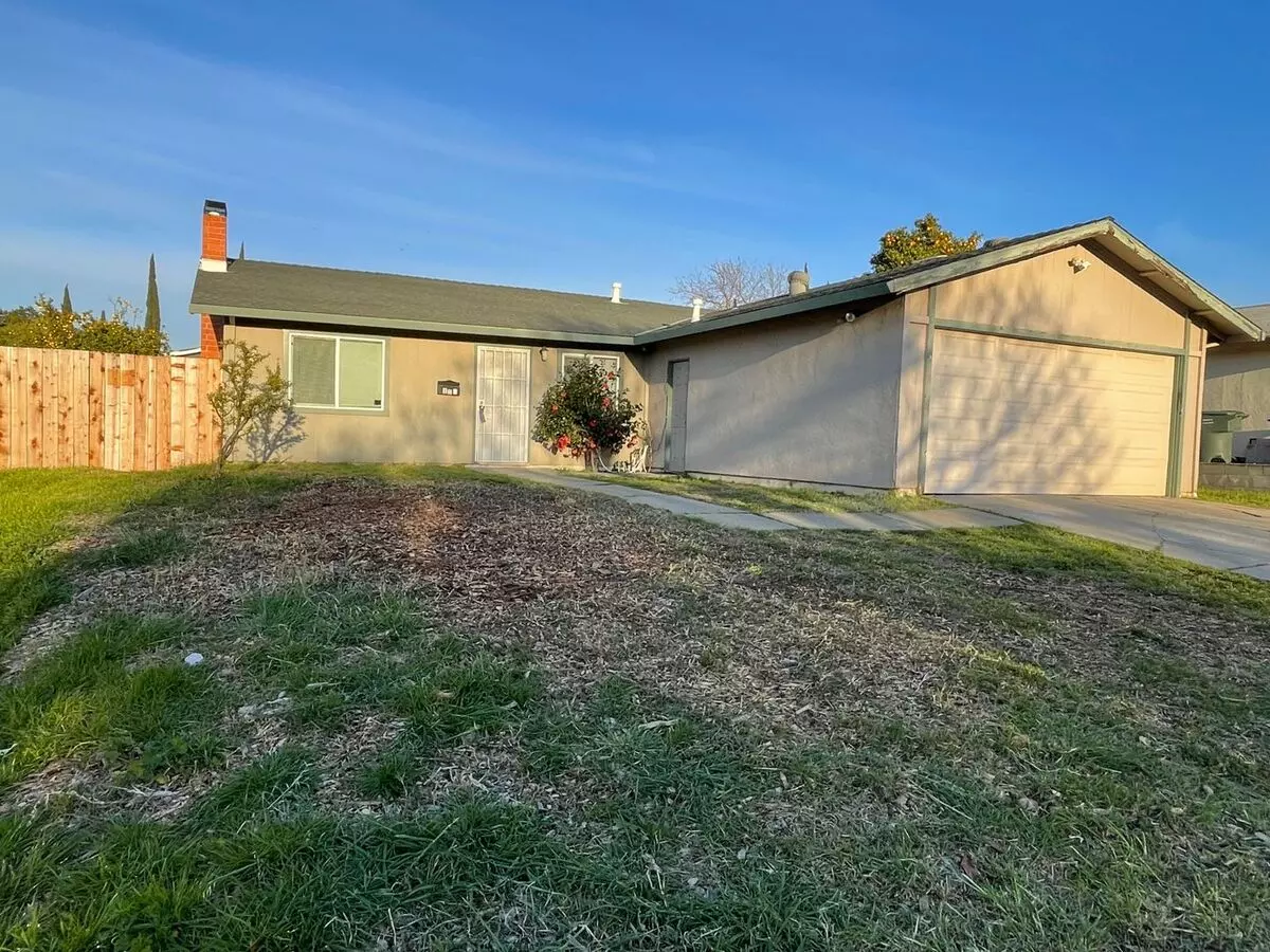 3 Beds • 2 Bath floor plan