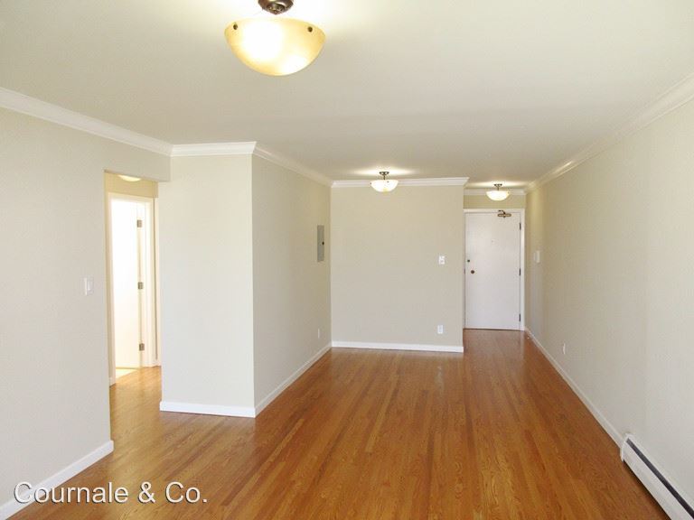2 Beds • 1 Bath 202 floor plan